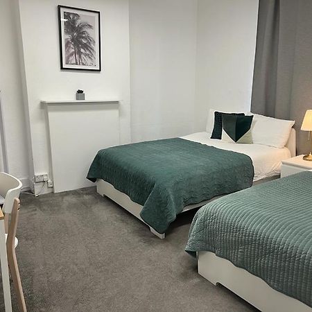 Guest Rooms In Camden Town Londra Esterno foto